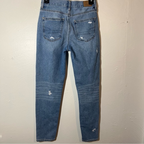American Eagle Distressed Mom Jean Medium Wash High Rise Size 0 - Picture 7 of 7